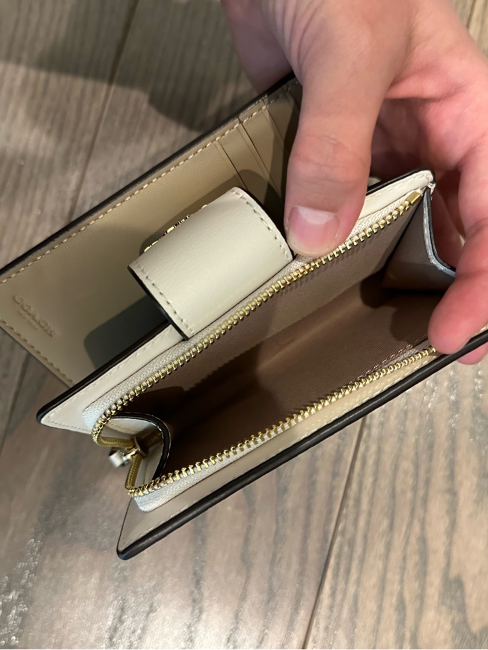 Coach Medium Signature Card Case in Khaki & Chalk - Picture 3 of 4
